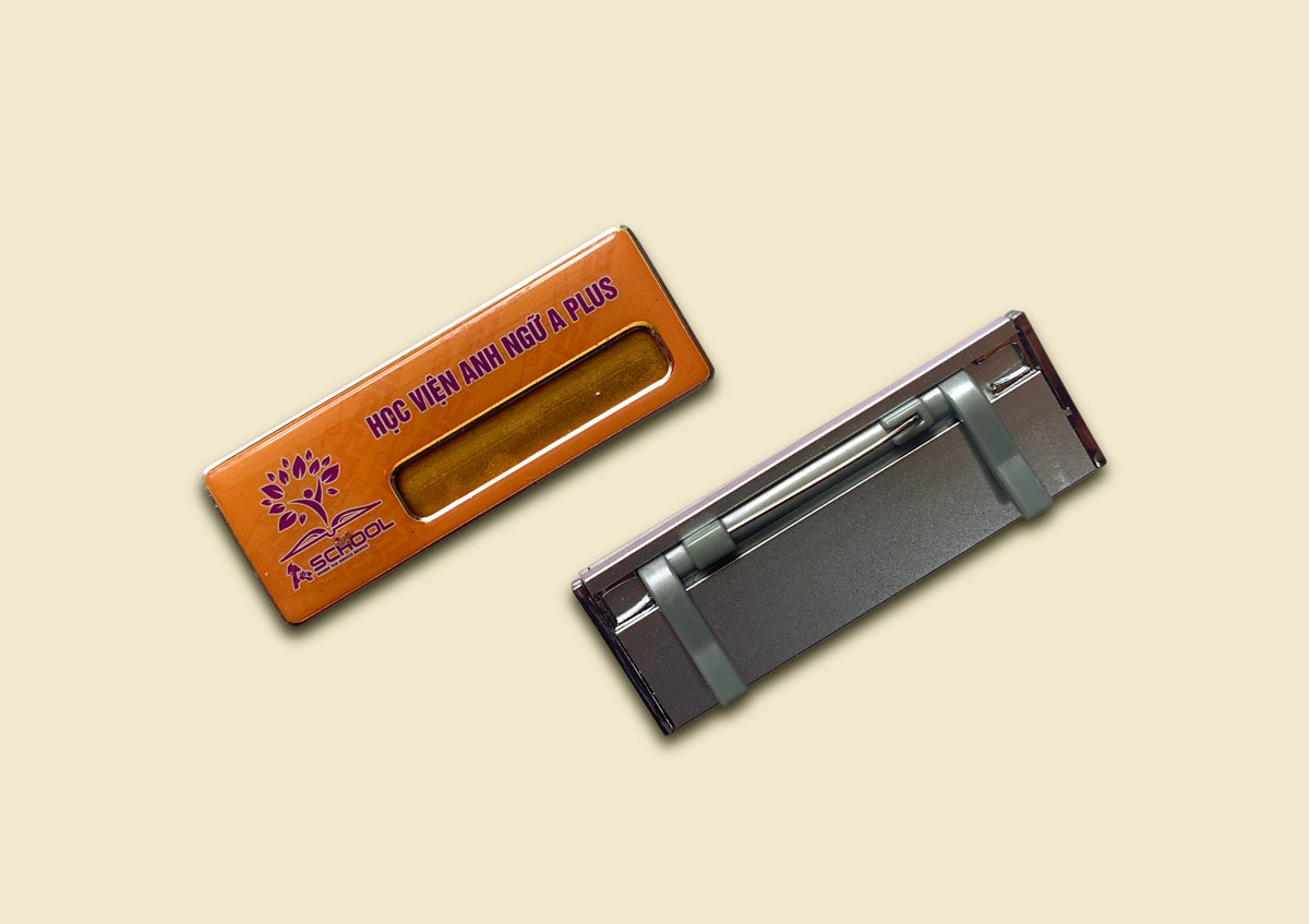 In thẻ tên cài áo nhân viên