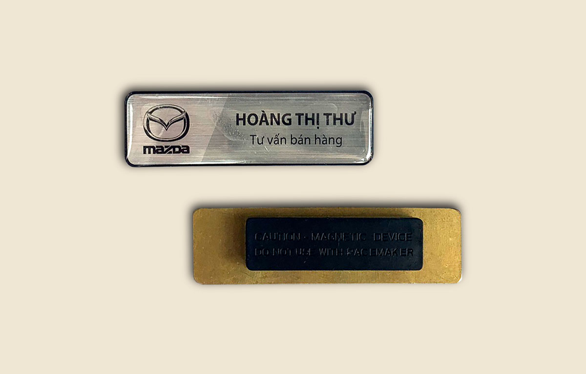 thẻ tên nhân viên tư vấn bán hàng